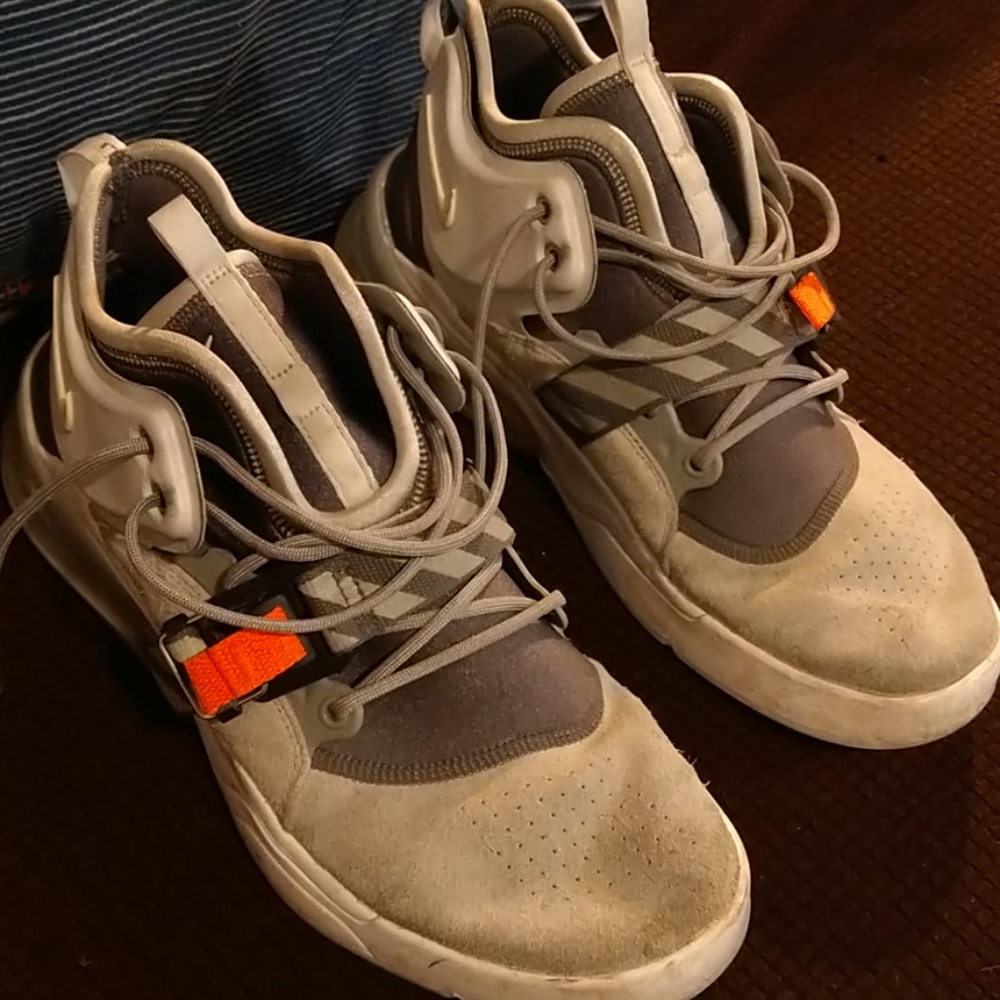 Nike air